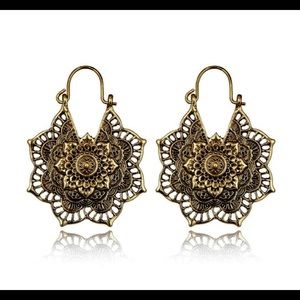 NWT NEW BEGINNINGS drop earrings